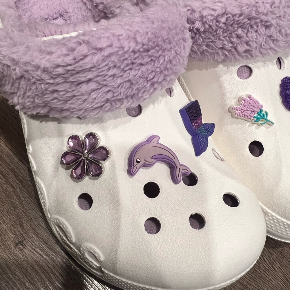 Fuzzy Crocs! NWOT - Picture 3 of 8